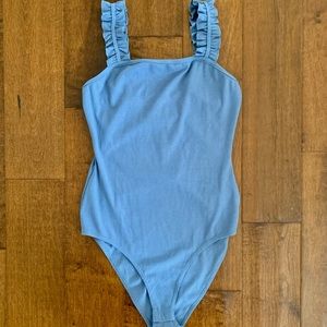 NWT Stitch Fix Kaileigh blue ruffle bodysuit Small